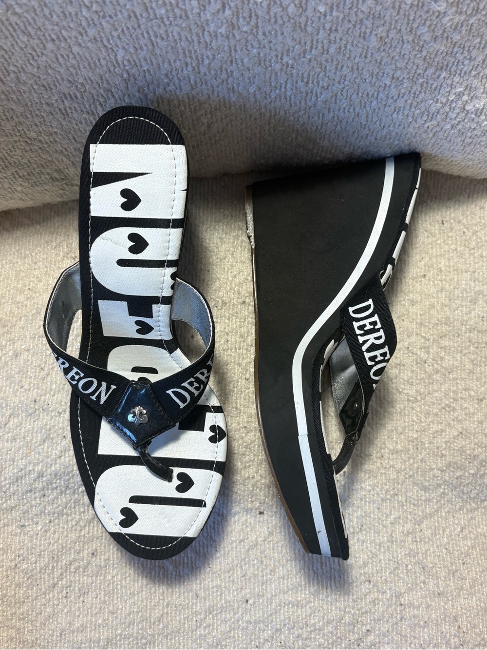 Y2K Beyoncé Dereon Black Platform Wedge Thong Sandals Rare Vintage Shoe - Picture 10 of 11